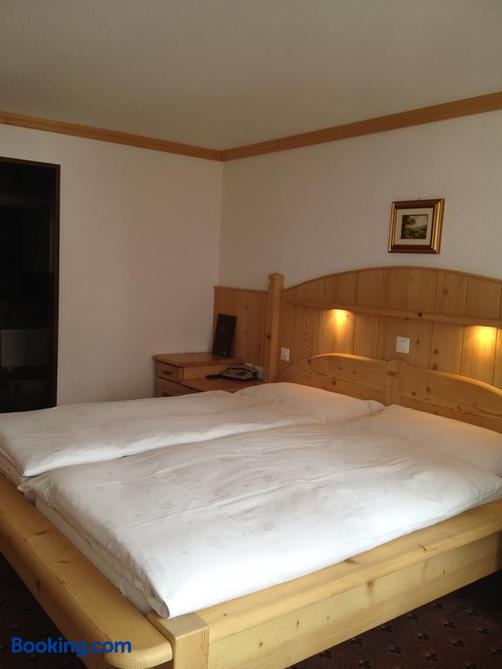 Hotel City - Taesch
