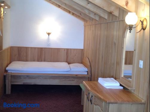 Hotel City - Taesch