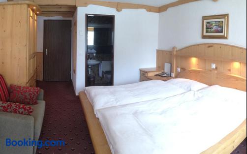 Hotel City - Taesch