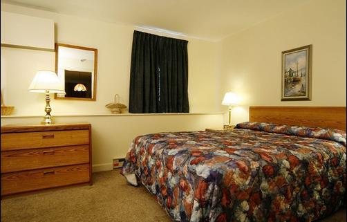 Misty Harbor Resort Motel - Wells - Quarto