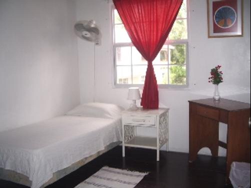 Rio Guest House - St Lawrence Gap - Cama