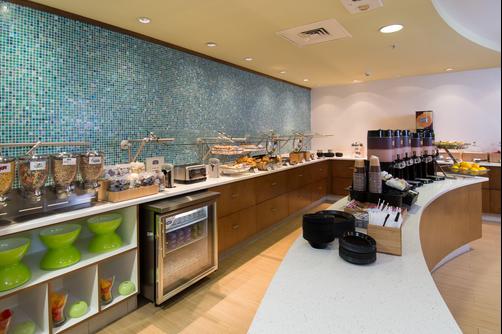 SpringHill Suites by Marriott Columbia Downtown The Vista - Columbia - Comida