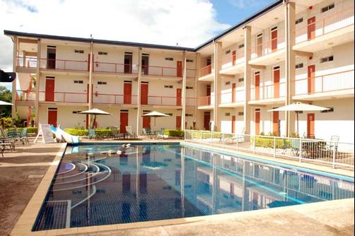 Trans International Hotel - Nadi - Piscina