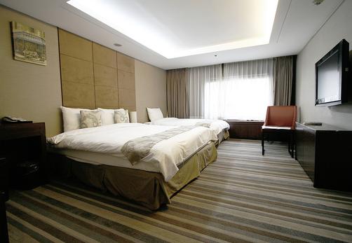 Hotel Together - Saul - Quarto