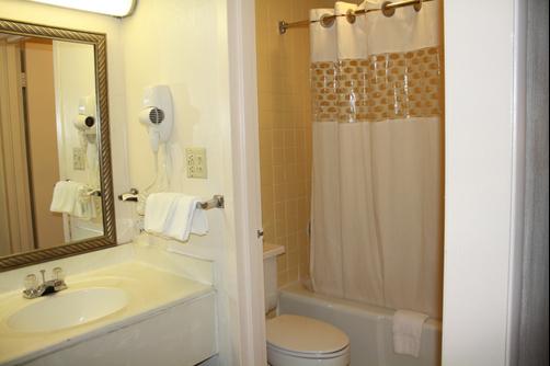 Relax Inn - Monroe - Monroe - Banheiro