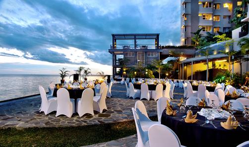 Aston Balikpapan Hotel and Residence - Balikpapan - Vista externa