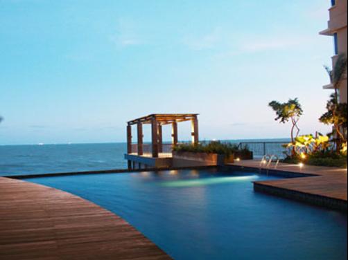 Aston Balikpapan Hotel and Residence - Balikpapan - Piscina
