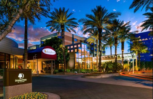 DoubleTree Suites by Hilton Phoenix - Phoenix - Edifício