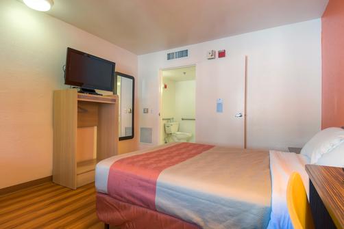Motel 6 Palm Springs Downtown - Palm Springs - Quarto