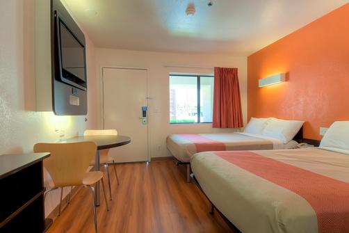 Motel 6 Palm Springs Downtown - Palm Springs - Quarto