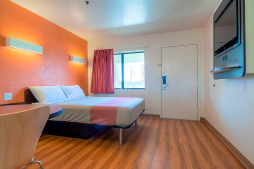 Motel 6 Palm Springs Downtown - Palm Springs - Quarto