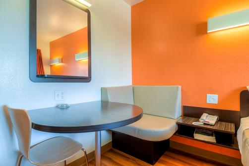 Motel 6 Palm Springs Downtown - Palm Springs - Quarto