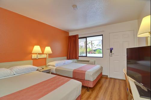 Motel 6 Palm Springs E East Palm Canyon - Palm Springs - Quarto duplo