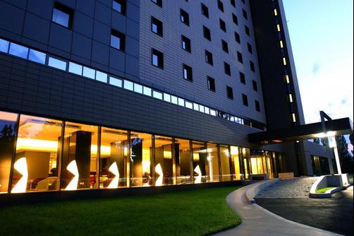 Ramada Plaza Bucharest Convention Center - Bucareste - Edifício