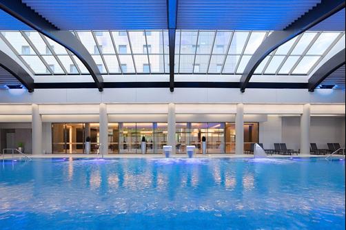 Ramada Plaza Bucharest Convention Center - Bucareste - Piscina