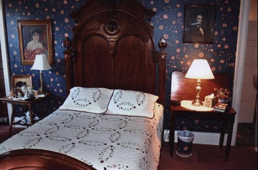 Greenhouse Bed & Breakfast - Chillicothe - Cama