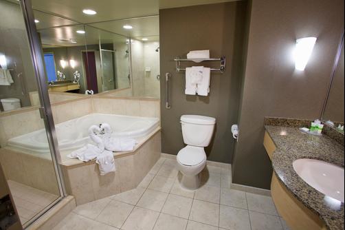 Oakes Hotel Overlooking The Falls - Niagara Falls - Banheiro