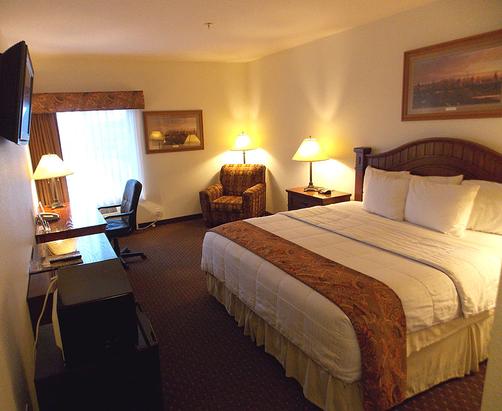 Brookside Inn & Suites - White City - Quarto