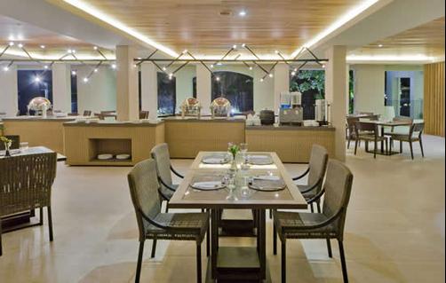 Fairways & Bluewater Newcoast - Boracay Island - Restaurante