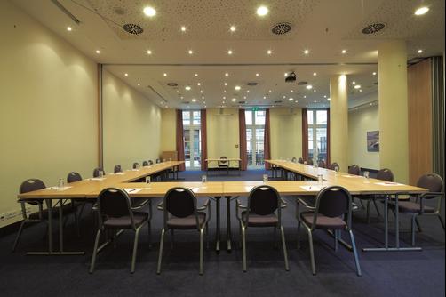 InterCityHotel Frankfurt - Frankfurt - Sala de conferências