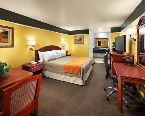 Portola Inn and Suites - Buena Park - Quarto