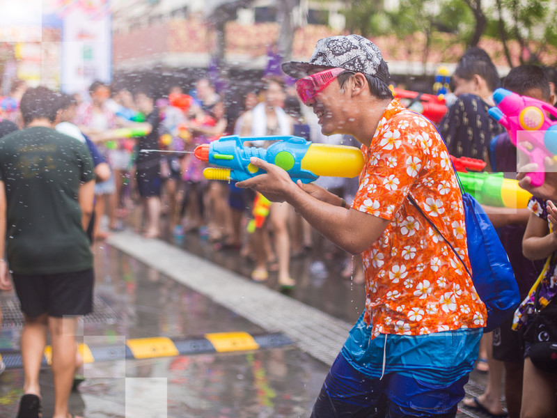 Dica básica: se viajar para Bangkok para o Songkran, prepare-se para se molhar 