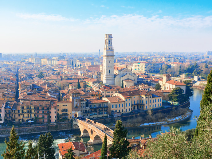 A cidade de Verona pela manhã