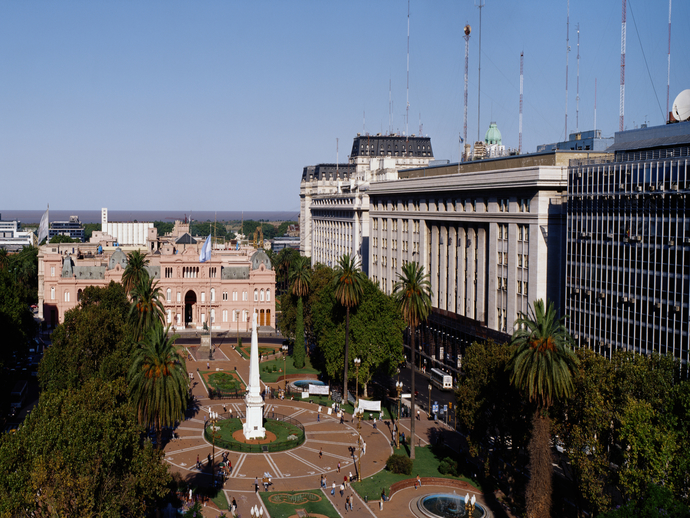 A Plaza de Mayo é uma das inúmeras atrações imperdíveis em Buenos Aires