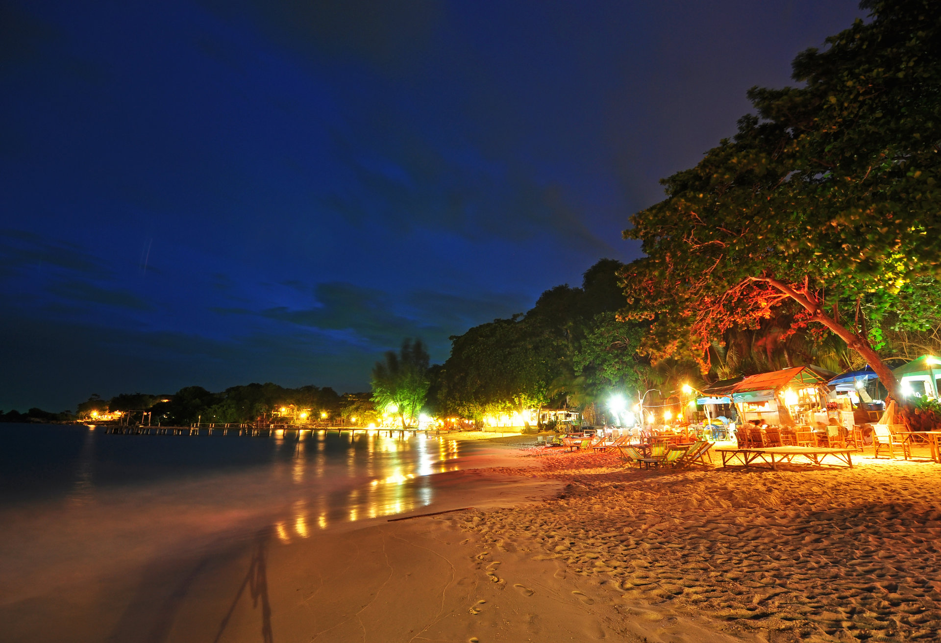 As ilhas da Tailândia são lindas para relaxar durante o dia e curtir a animação durante a noite