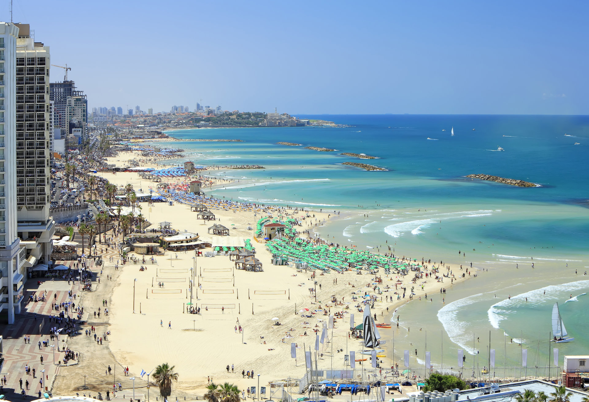 Surpreenda-se com as lindas paisagens e a animação das festas de Tel Aviv