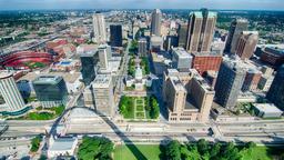 Pesquise passagens baratas para St. Louis