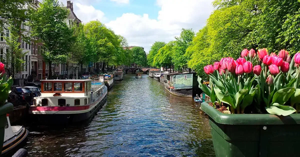 O lindo Canal de Amsterdam, na Holanda!