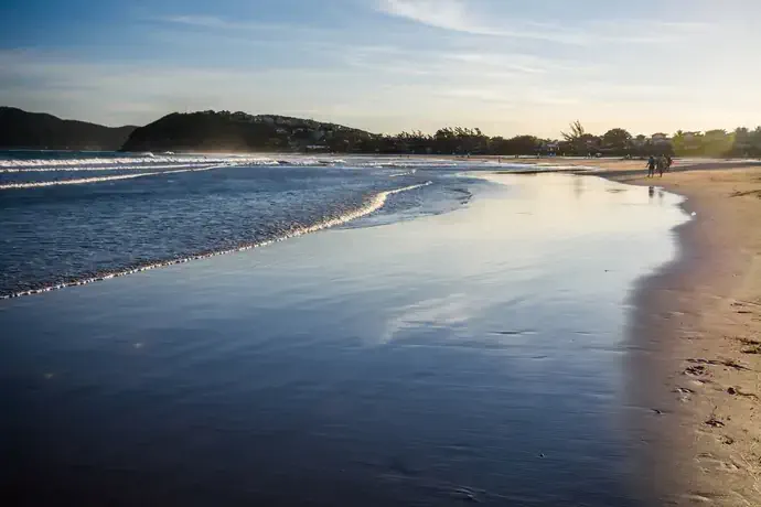 A bela praia de Geribá é o point para saudar a chegada do novo ano em Búzios