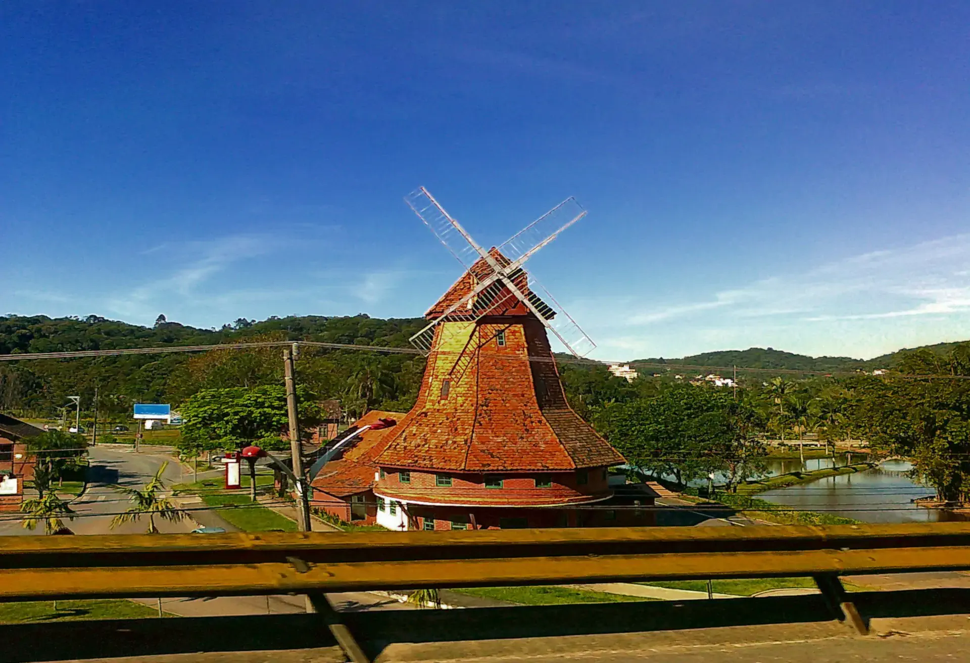 Nada melhor do que visitar Joinville e aproveitar seus belos cenários naturais
