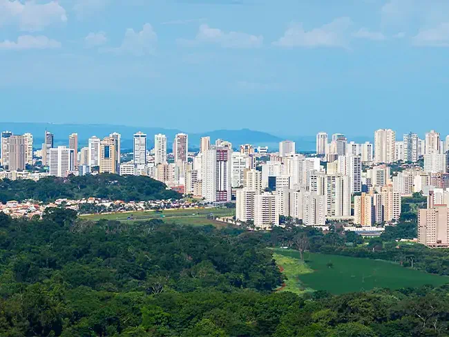 foto do skyline de São Paulo em um dia ensolarado