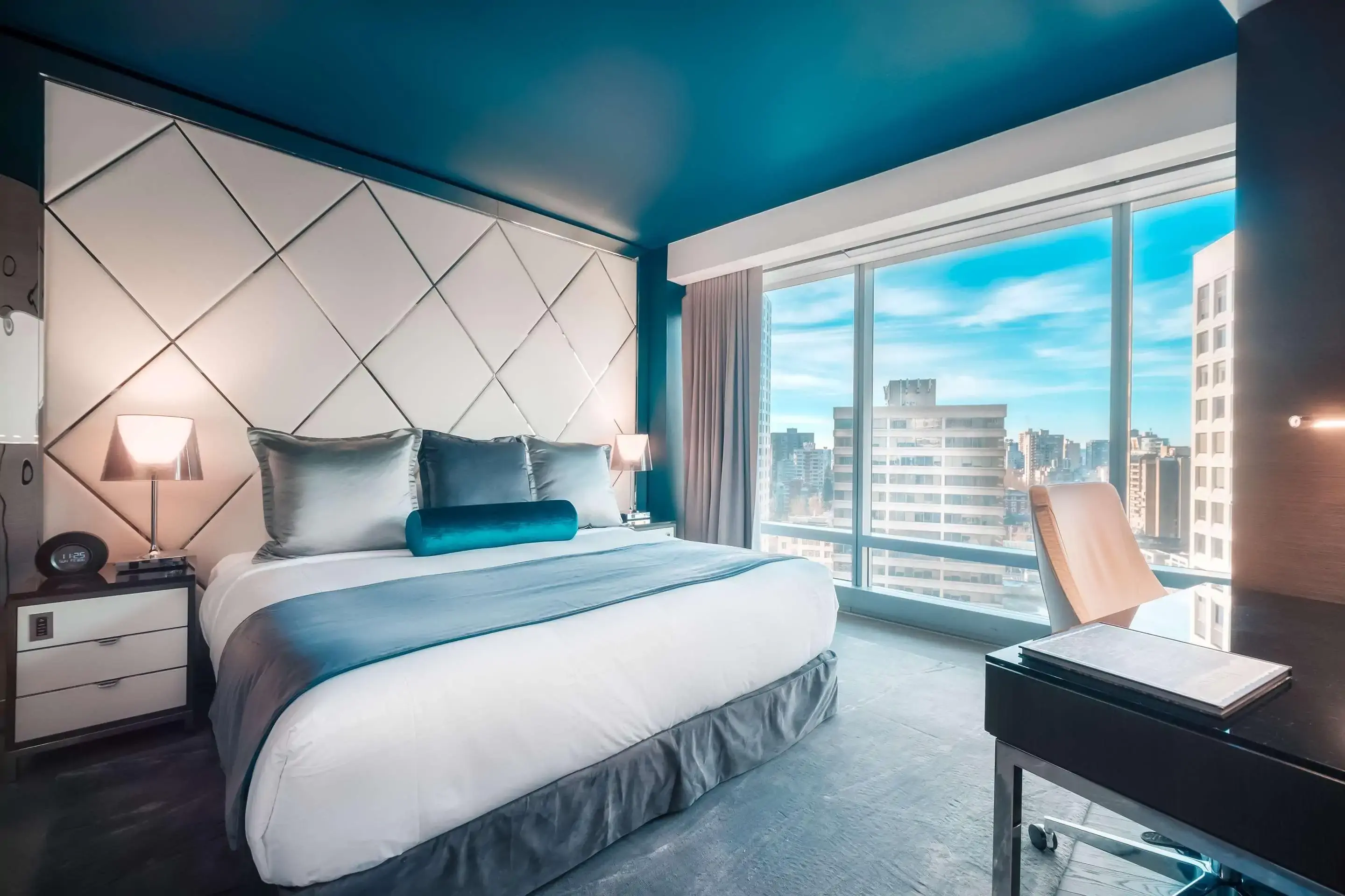 paradox-hotel-vancouver-hid2401069-iceportal-2401069-97773694-104091