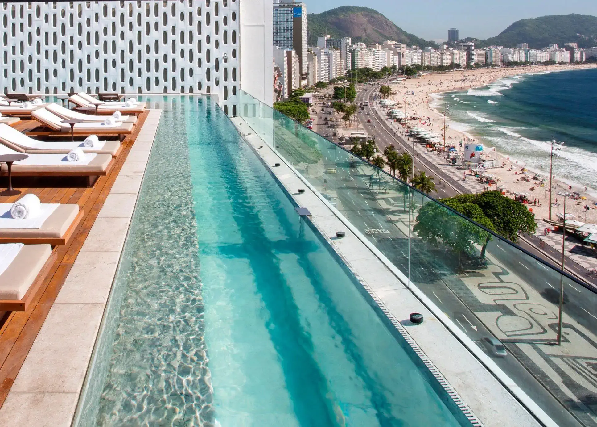 emilianorio-hid2641134-leonardo-2144128-rooftop_2_o-526797