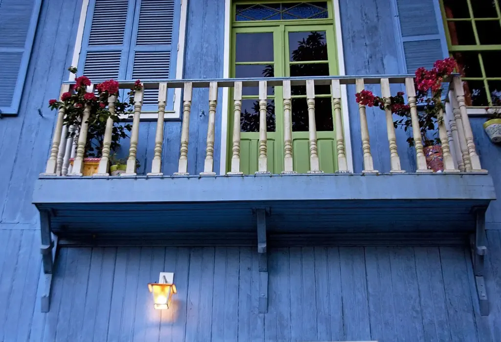 Facade of a residence with a balcony in the Paranapiacaba district, built in the 19th century by the British.
