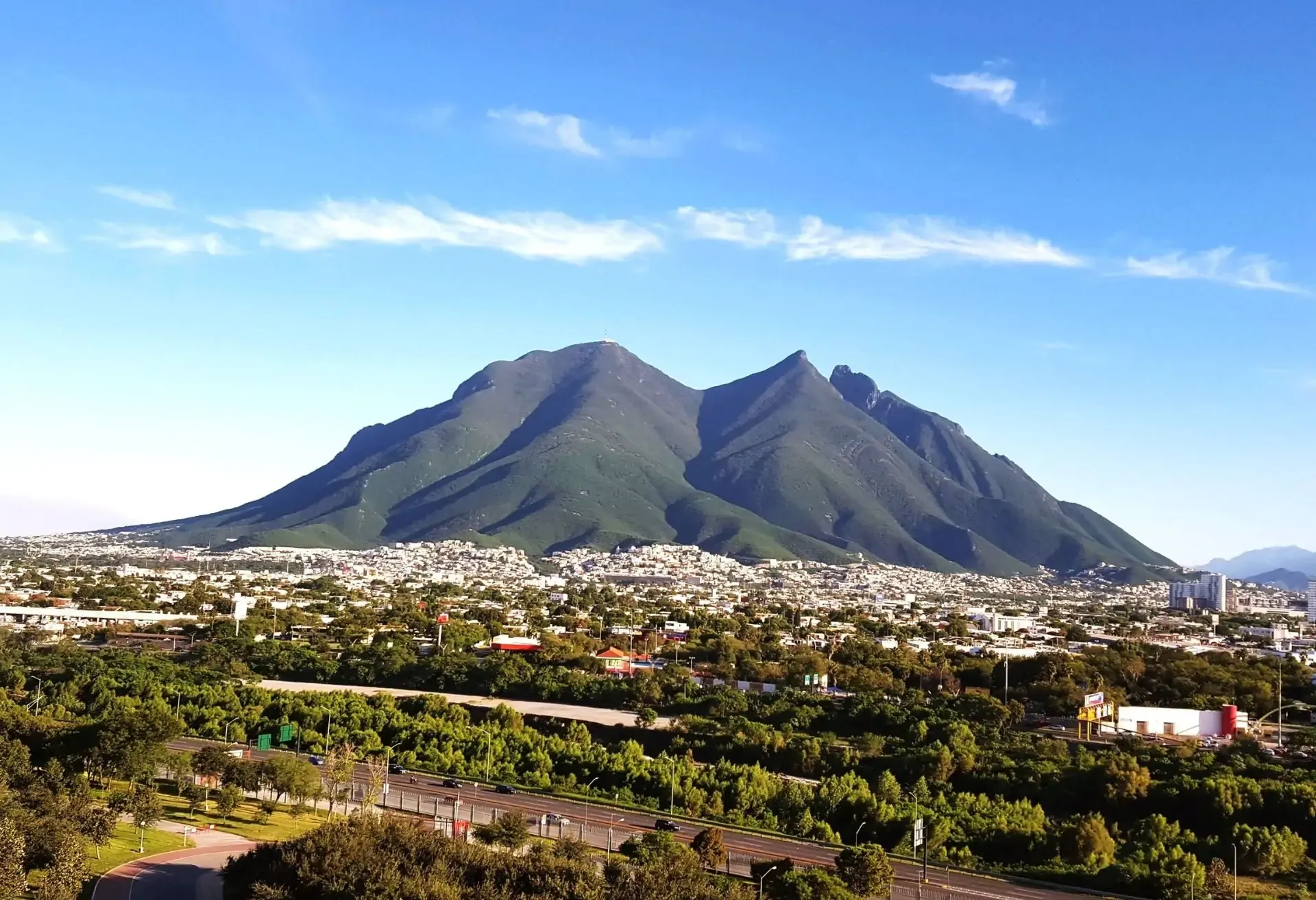 flexi_explore-monterrey_card-1_1920x1312_worldcupxcitygoals_sub-mexico