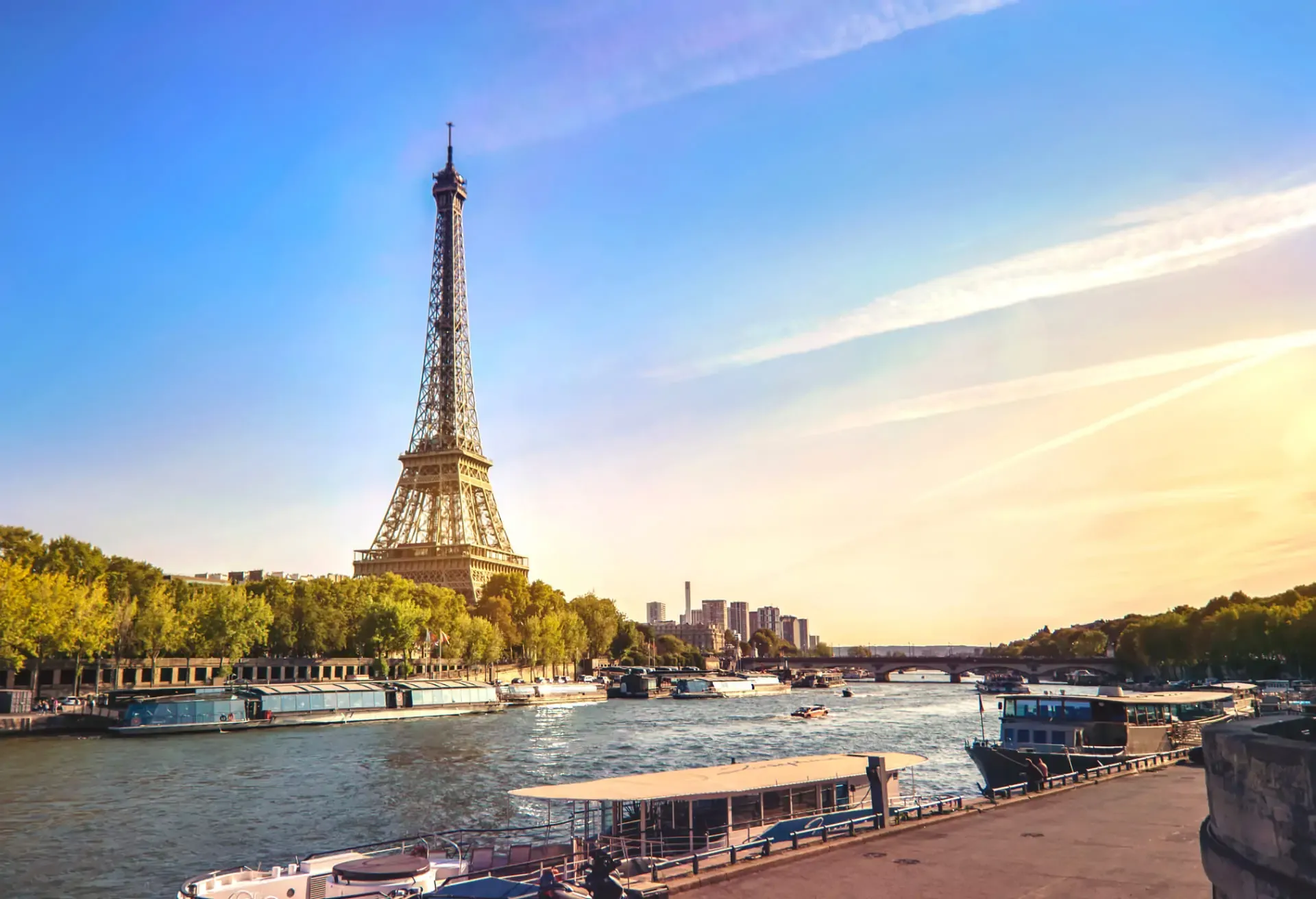 international_paris_1920x1312_black-friday