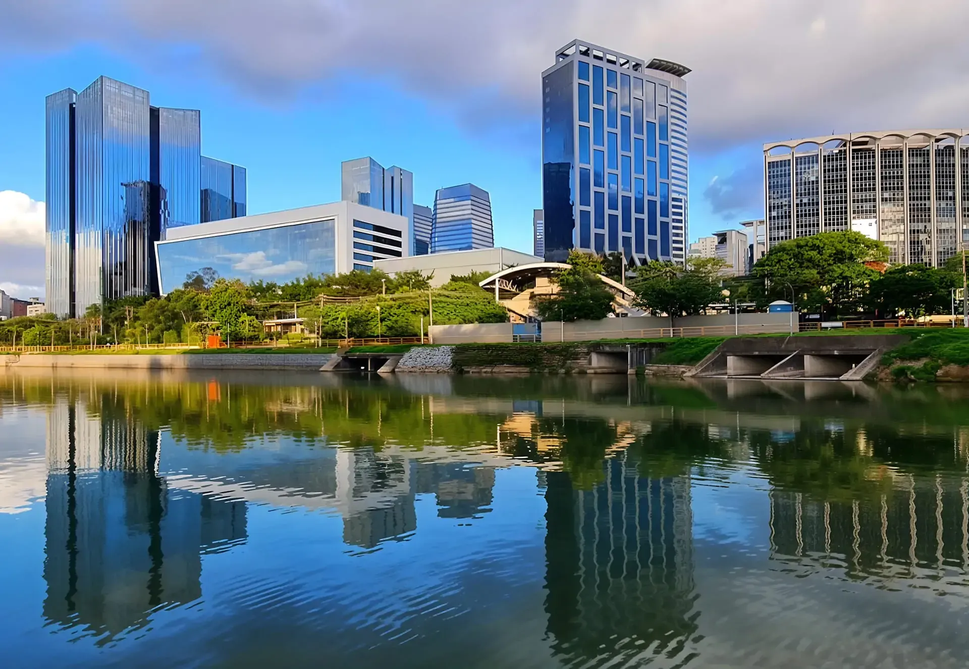 subpage_showspcar1_1920x1312_guiafestivais