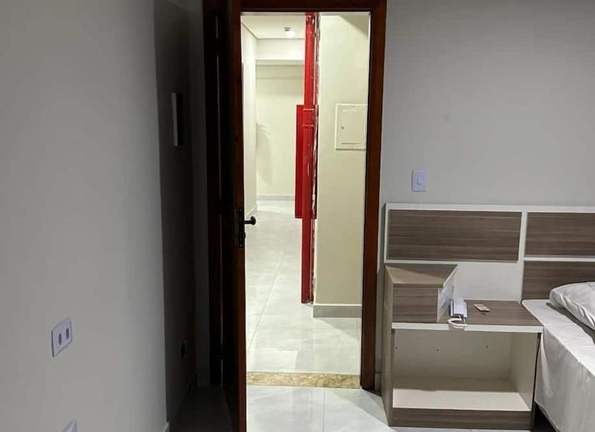 Comodidade do quarto Foto