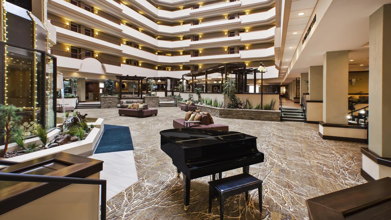 Holiday Inn Rapid City - Rushmore Plaza, An IHG Hotel