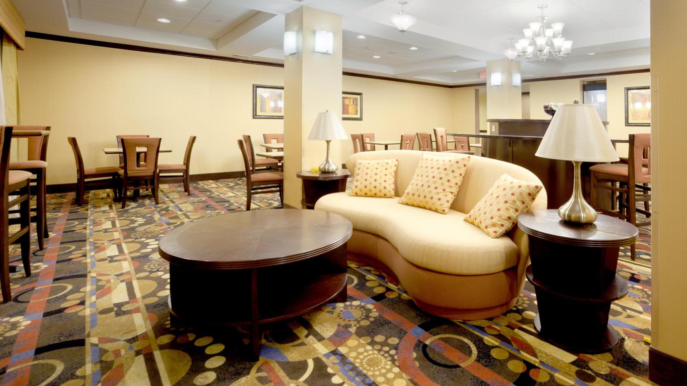 Holiday Inn Express & Suites Georgetown