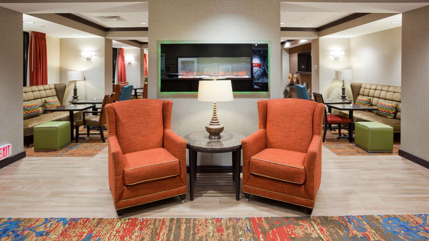 Hampton Inn Minneapolis-Roseville