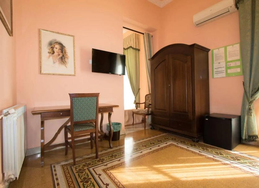 Comodidade do quarto Foto