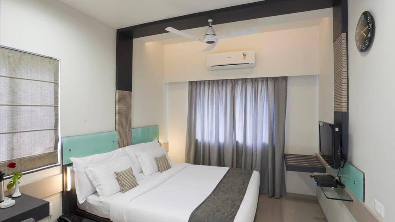 Skylark Business Hotel