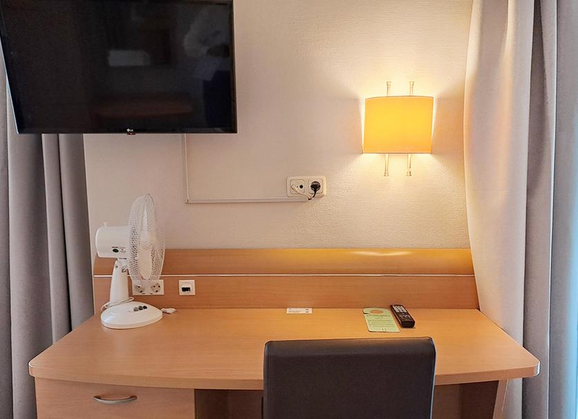 Comodidade do quarto Foto