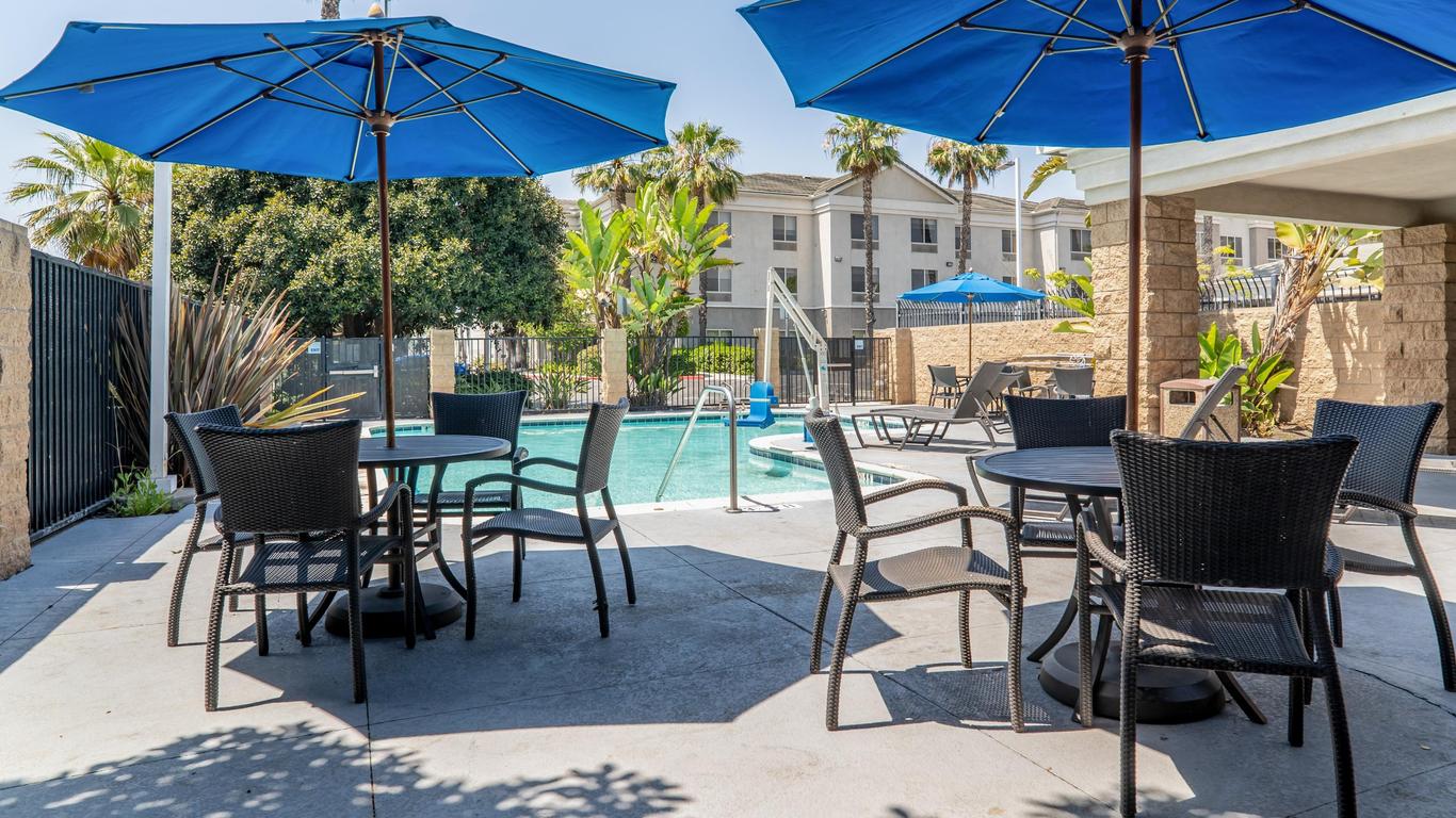 Holiday Inn Express & Suites San Diego Otay Mesa By IHG