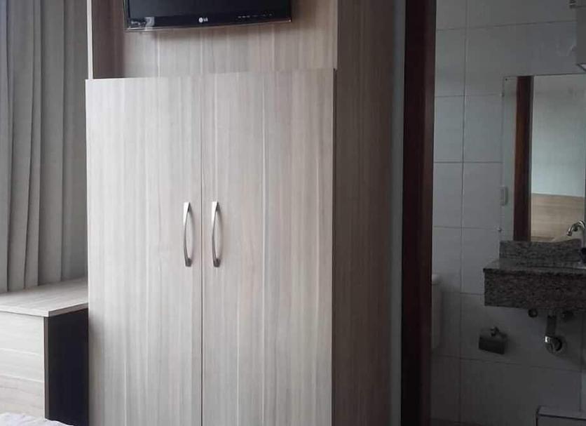 Comodidade do quarto Foto